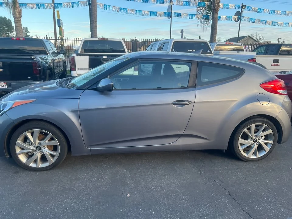 2016 Hyundai Veloster - Image 4 of 5