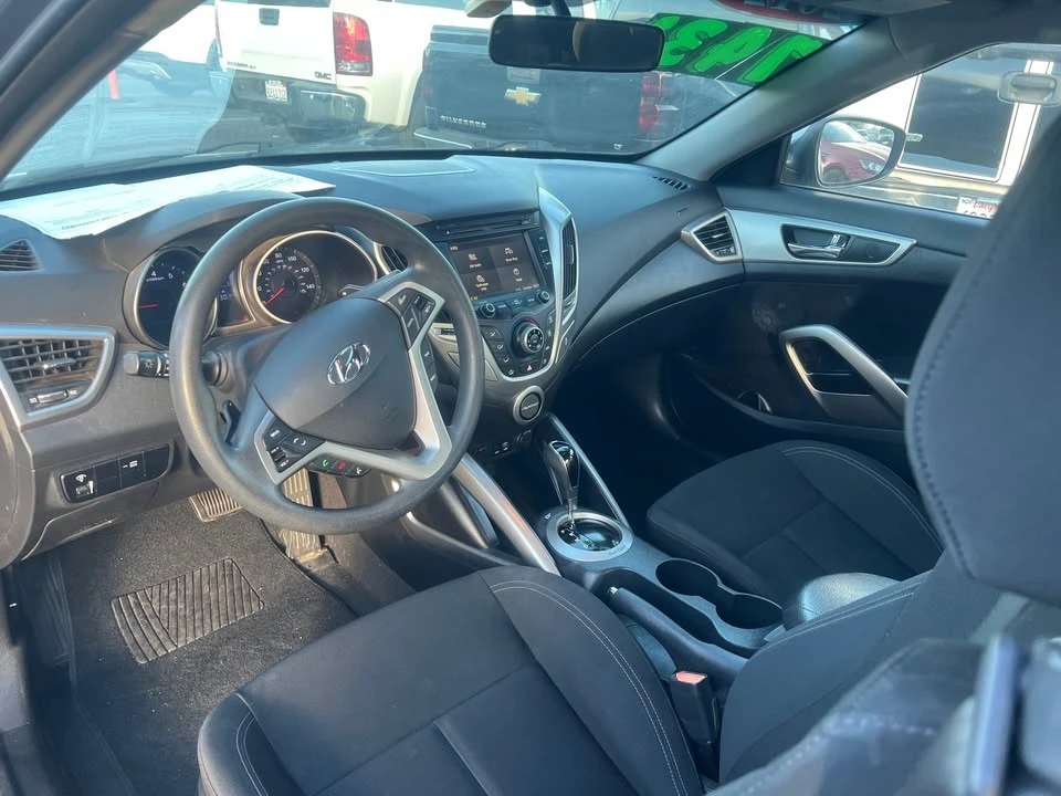 2016 Hyundai Veloster - Image 2 of 5
