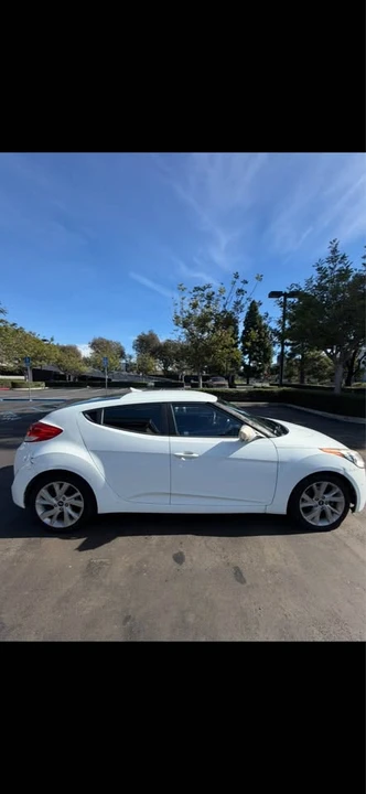 2016 Hyundai Veloster - Image 4 of 11