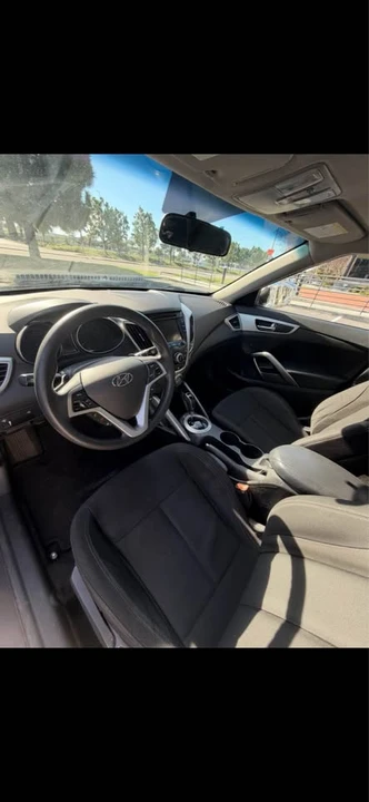 2016 Hyundai Veloster - Image 9 of 11