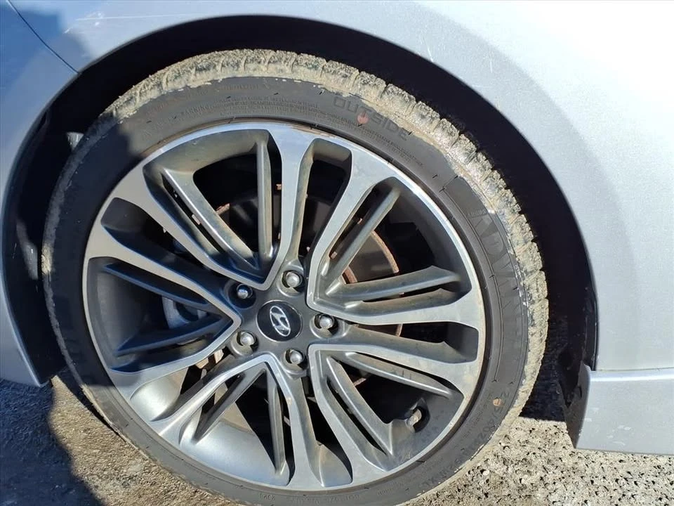 2016 Hyundai Veloster - Image 9 of 20
