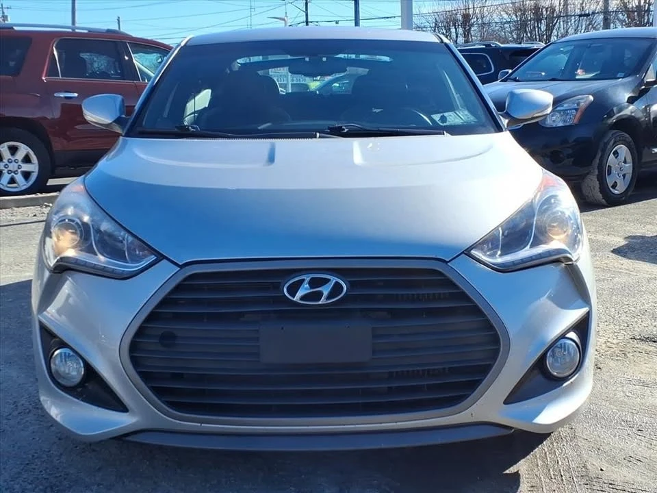 2016 Hyundai Veloster - Image 2 of 20