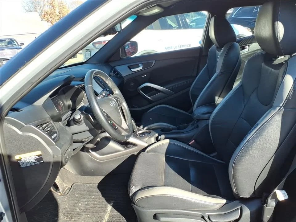 2016 Hyundai Veloster - Image 18 of 20