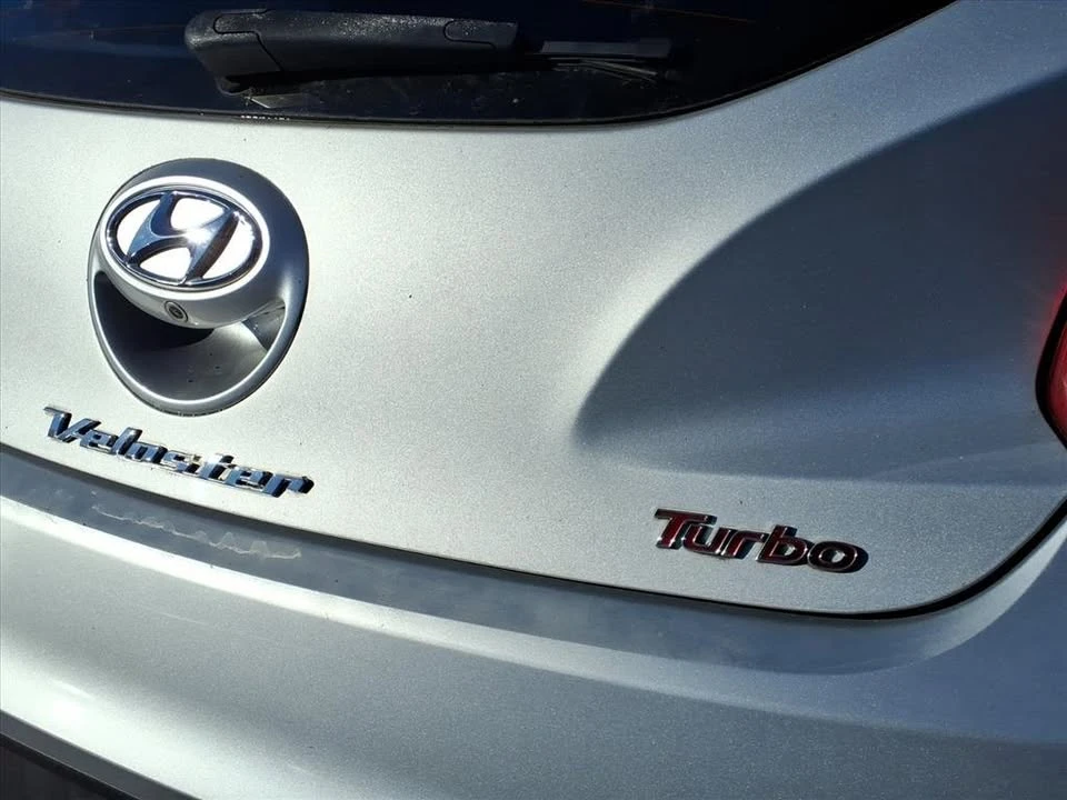 2016 Hyundai Veloster - Image 10 of 20