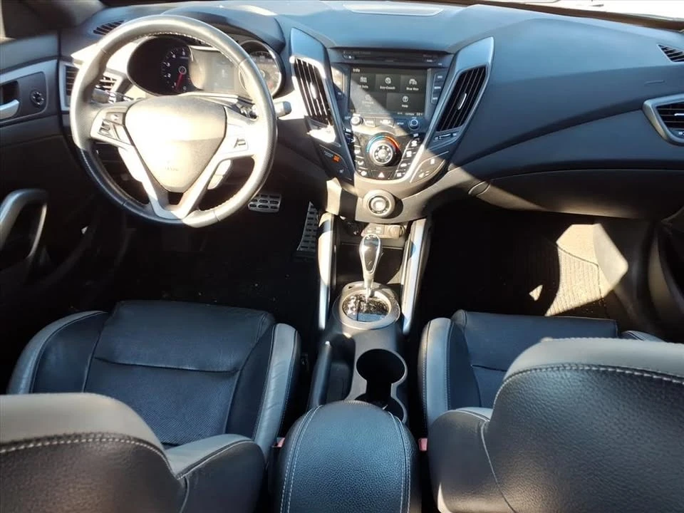 2016 Hyundai Veloster - Image 15 of 20