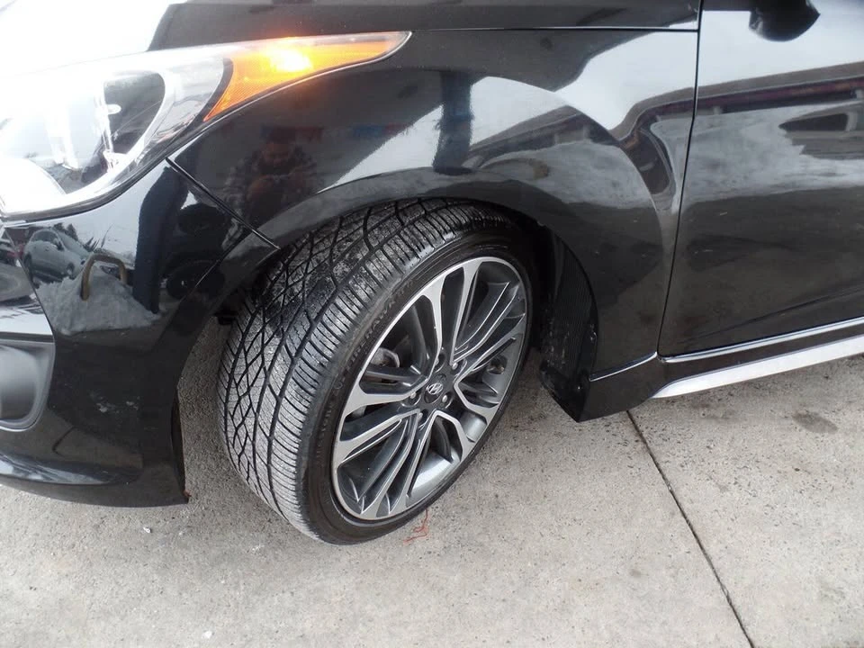 2016 Hyundai Veloster - Image 10 of 20