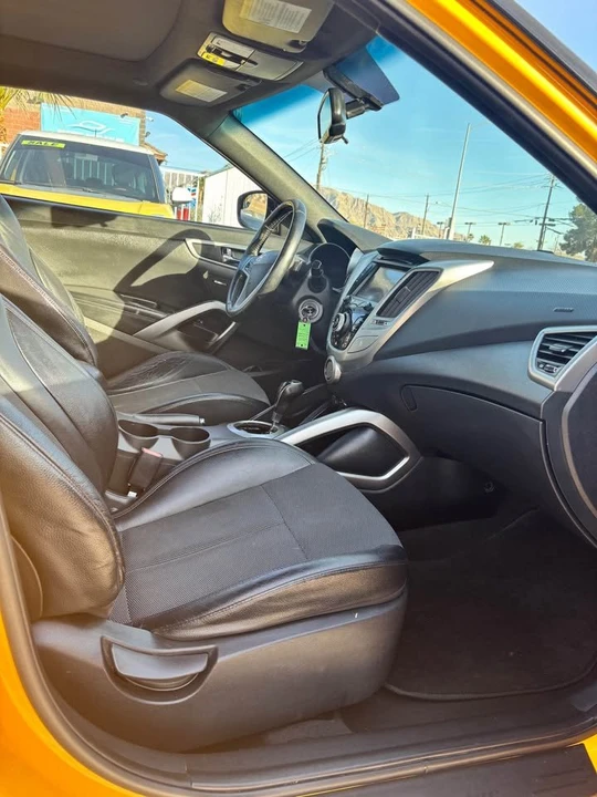 2016 Hyundai Veloster - Image 11 of 14