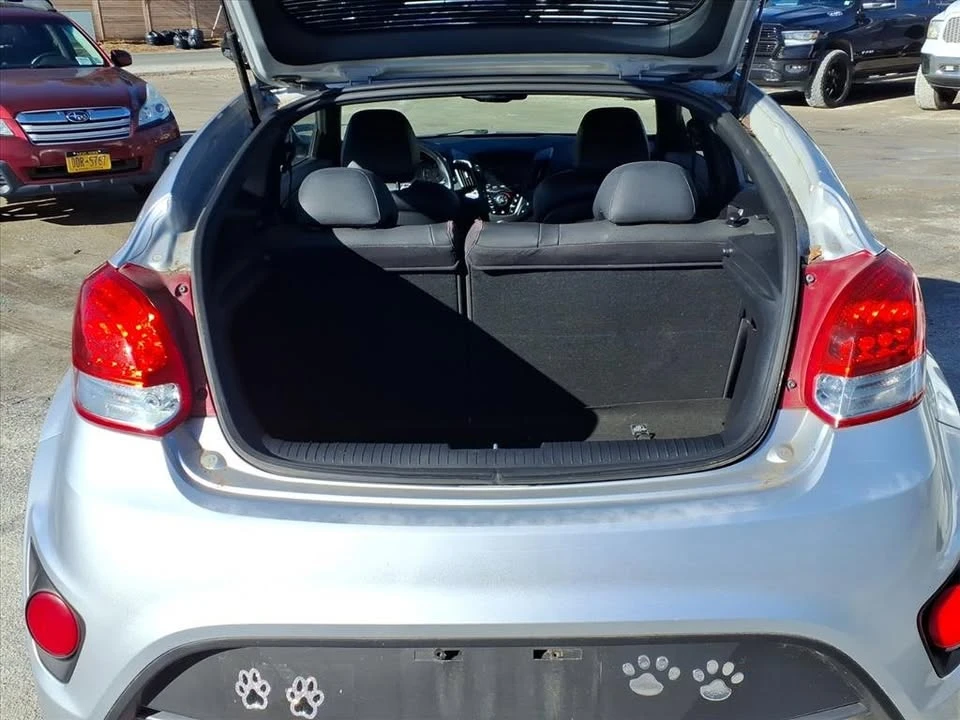 2016 Hyundai Veloster - Image 11 of 20