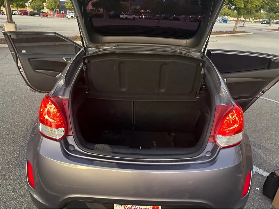 2016 Hyundai Veloster - Image 15 of 17
