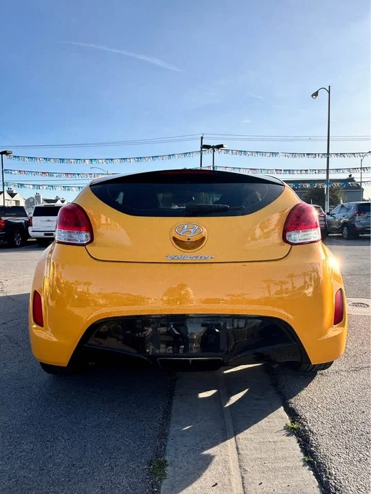 2016 Hyundai Veloster - Image 8 of 14