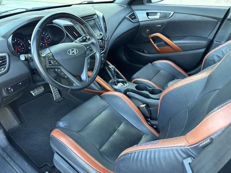 2016 Hyundai Veloster - Image 10 of 19