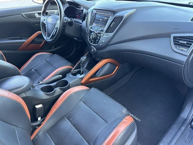 2016 Hyundai Veloster - Image 12 of 19