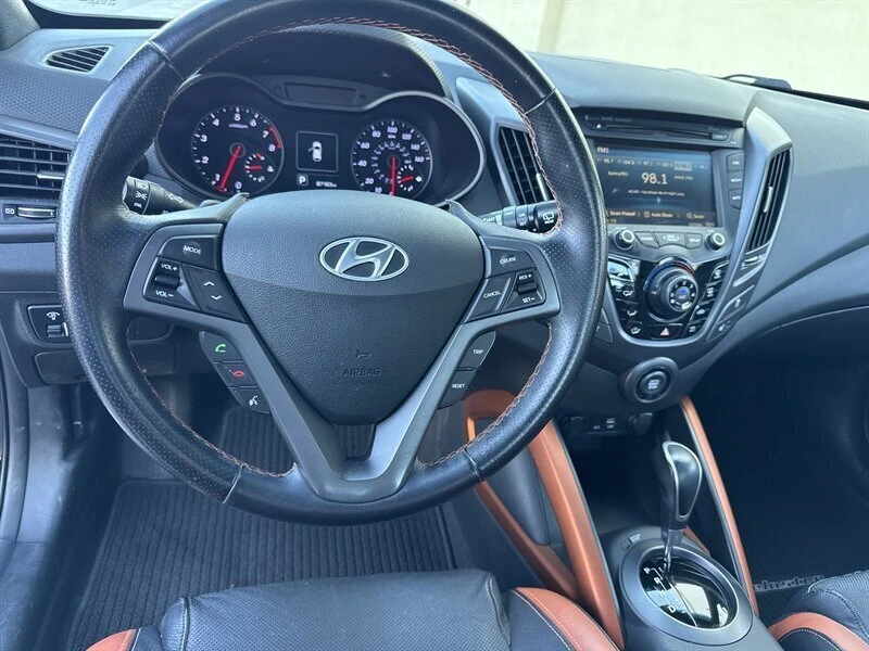 2016 Hyundai Veloster - Image 11 of 19