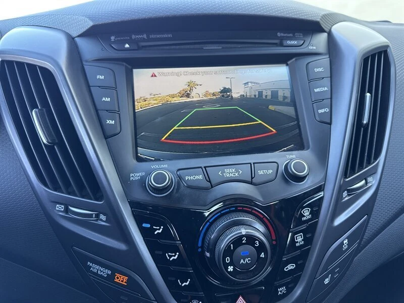 2016 Hyundai Veloster - Image 17 of 19