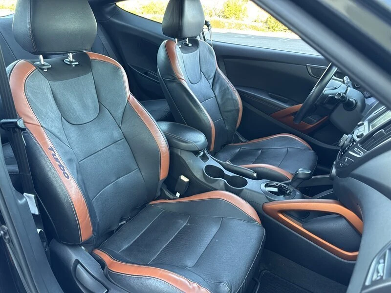 2016 Hyundai Veloster - Image 14 of 19