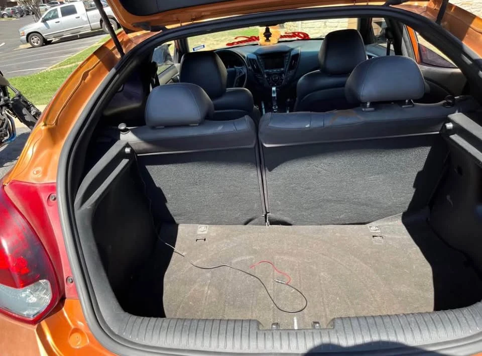 2016 Hyundai Veloster - Image 7 of 10