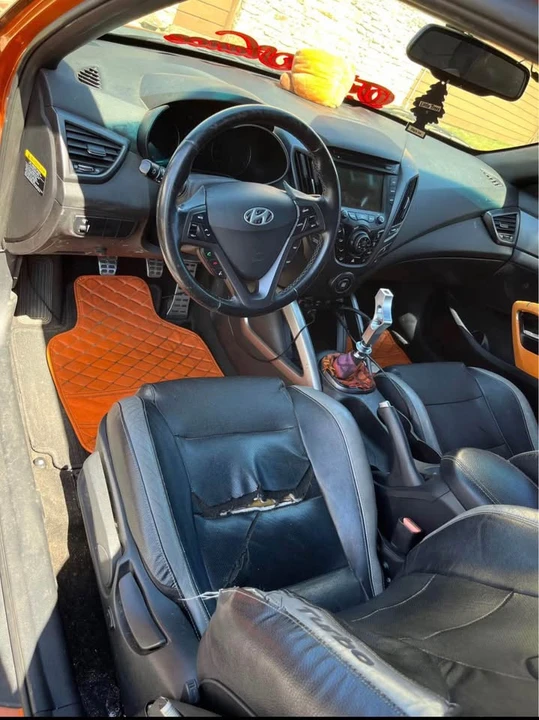 2016 Hyundai Veloster - Image 5 of 10