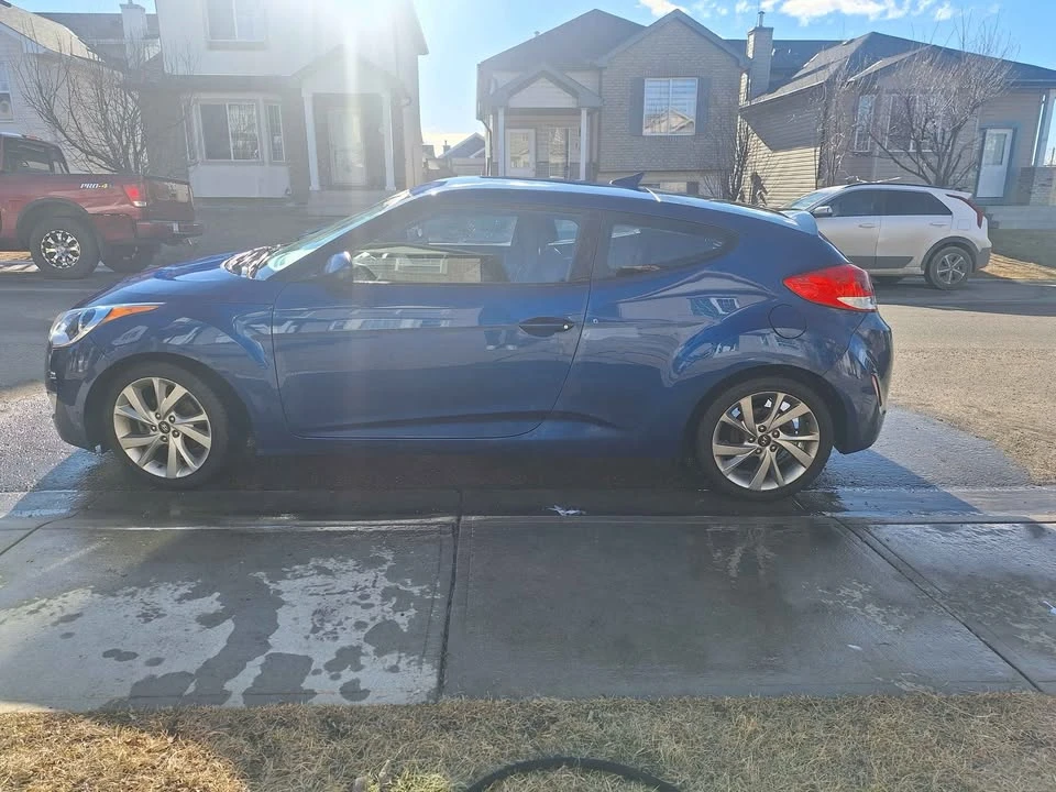 2016 Hyundai Veloster - Image 2 of 10