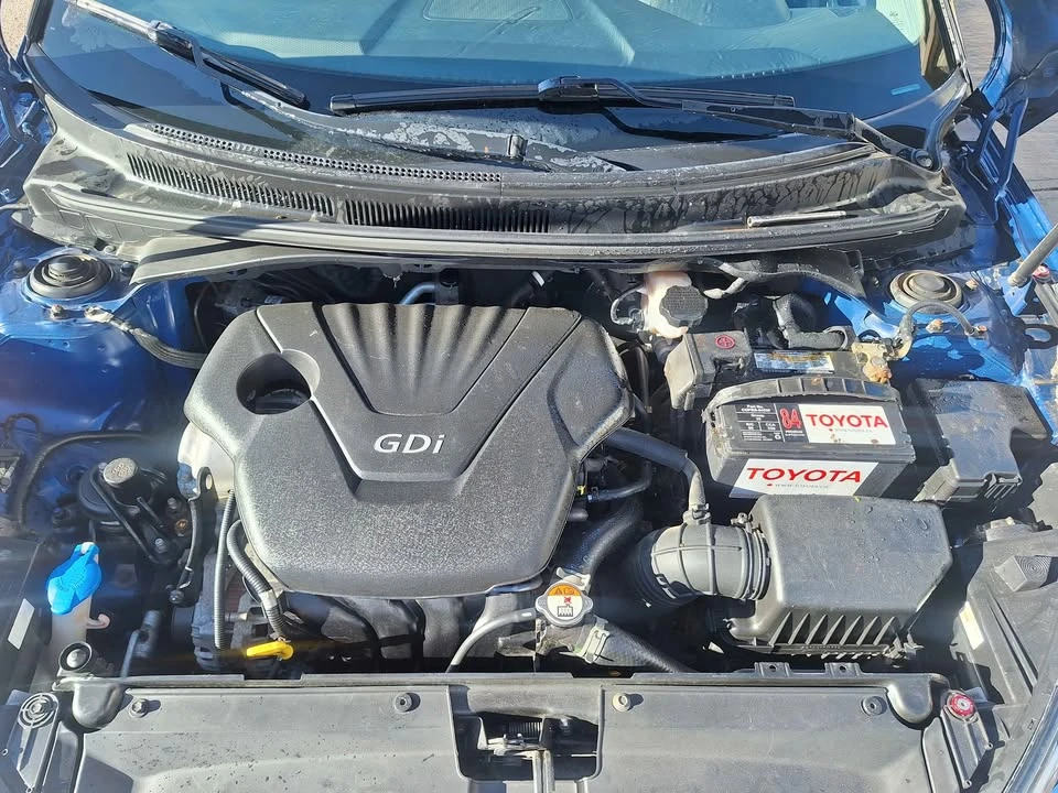 2016 Hyundai Veloster - Image 6 of 10