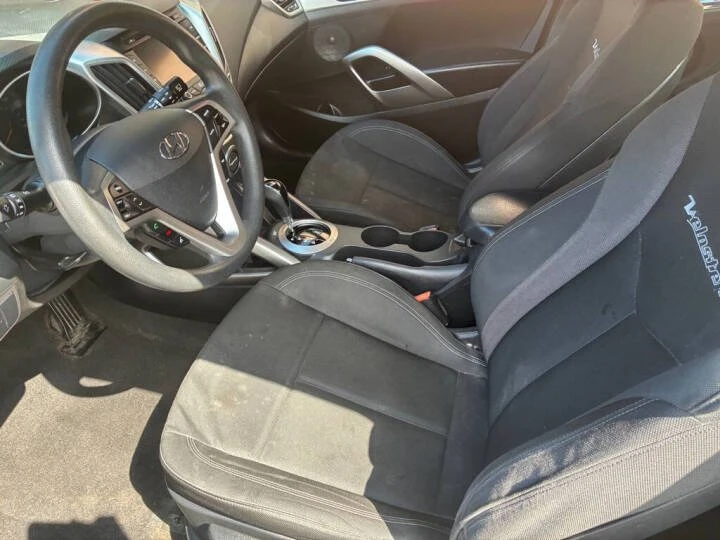 2016 Hyundai Veloster - Image 9 of 16