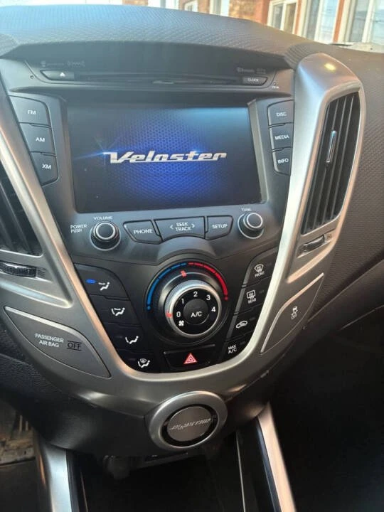 2016 Hyundai Veloster - Image 15 of 16