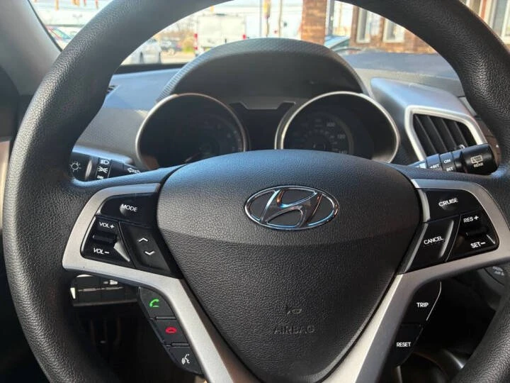 2016 Hyundai Veloster - Image 13 of 16