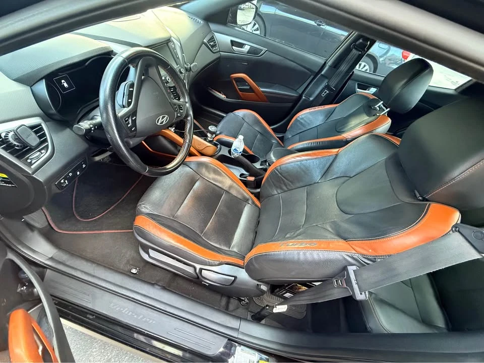 2016 Hyundai Veloster - Image 8 of 11
