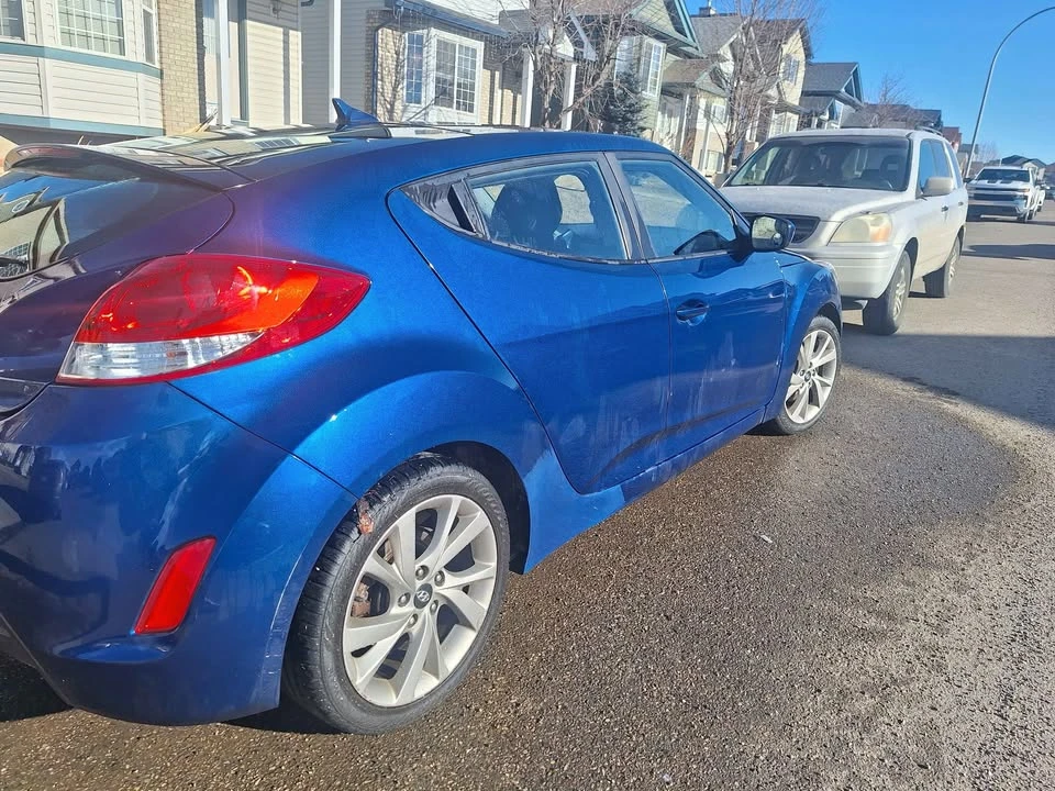 2016 Hyundai Veloster - Image 5 of 10