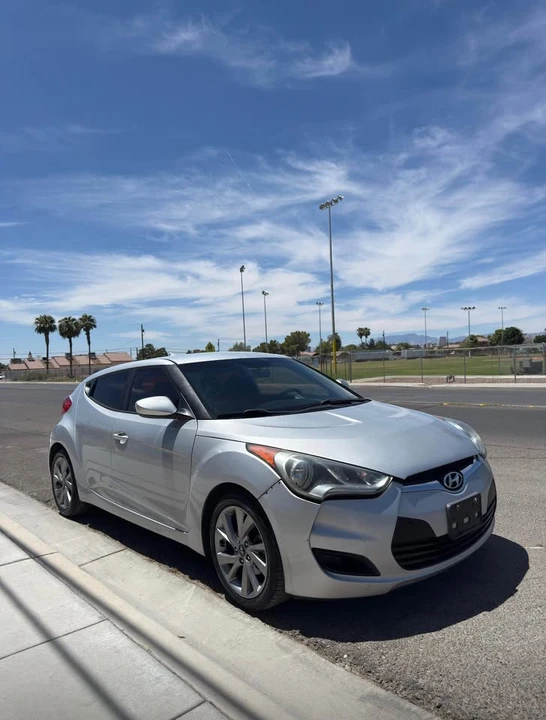 2016 Hyundai Veloster - Image 5 of 8