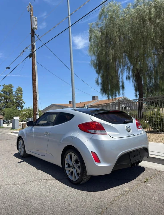 2016 Hyundai Veloster - Image 2 of 8