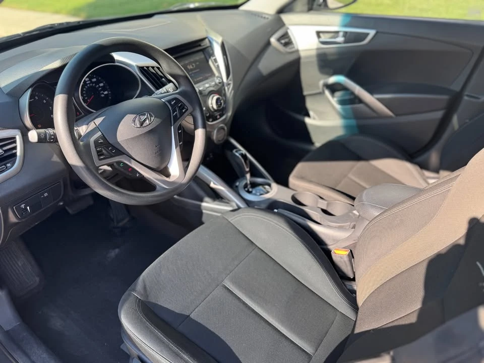 2016 Hyundai Veloster - Image 8 of 15