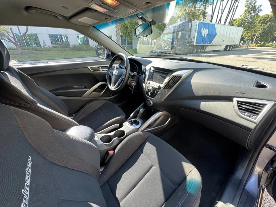 2016 Hyundai Veloster - Image 9 of 15