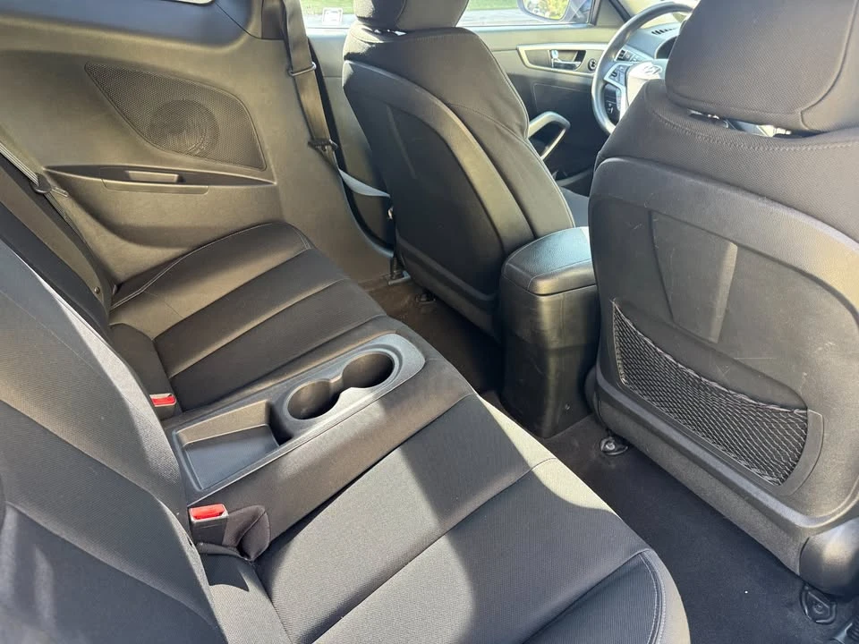 2016 Hyundai Veloster - Image 13 of 15