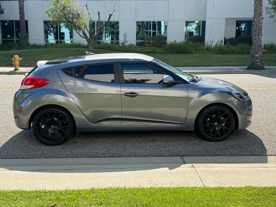 2016 Hyundai Veloster - Image 3 of 15