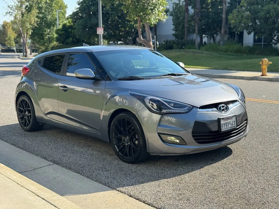 2016 Hyundai Veloster - Image 2 of 15