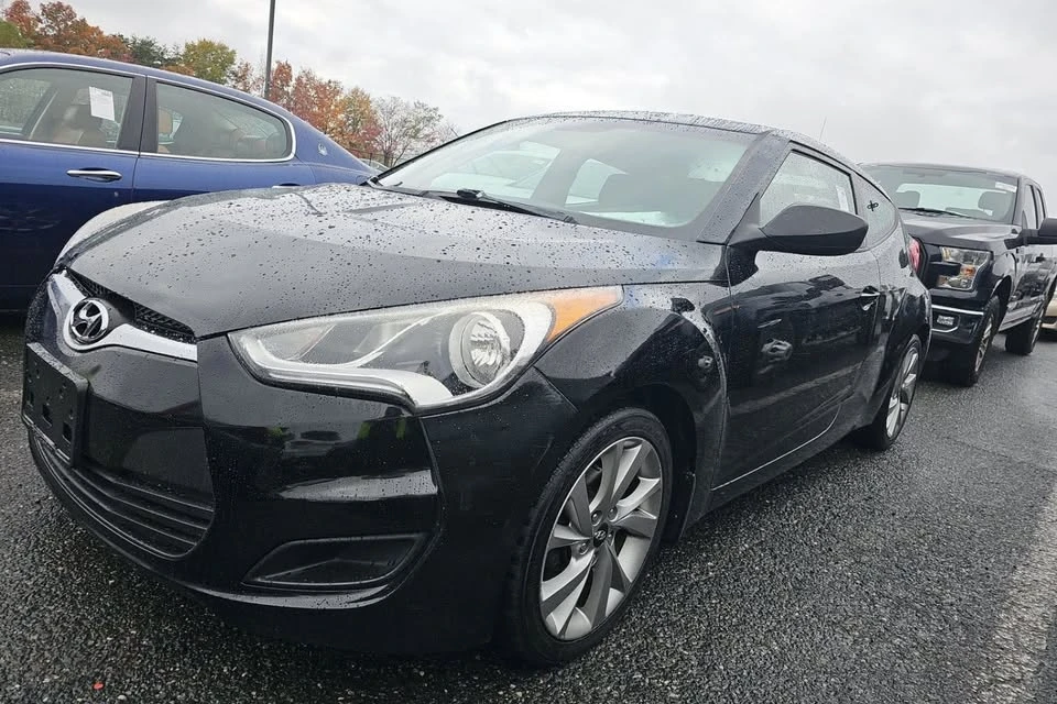 2016 Hyundai Veloster - Image 2 of 14