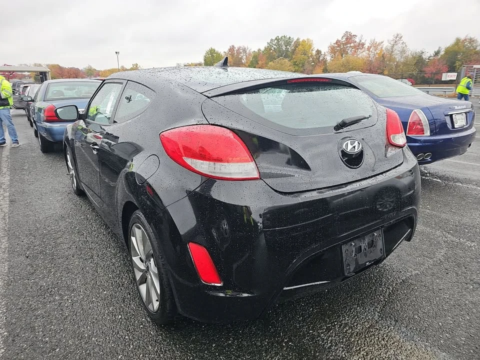 2016 Hyundai Veloster - Image 12 of 14