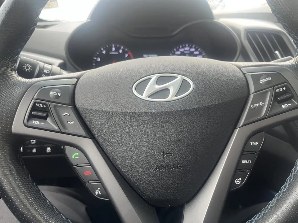 2016 Hyundai Veloster - Image 8 of 12