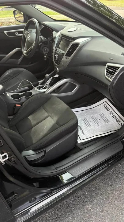 2016 Hyundai Veloster - Image 10 of 16