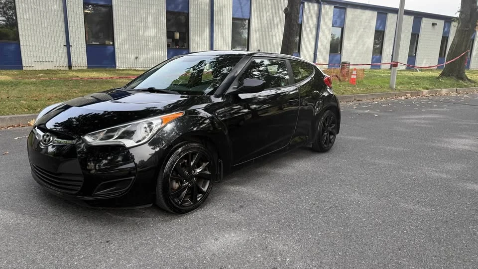 2016 Hyundai Veloster - Image 8 of 16