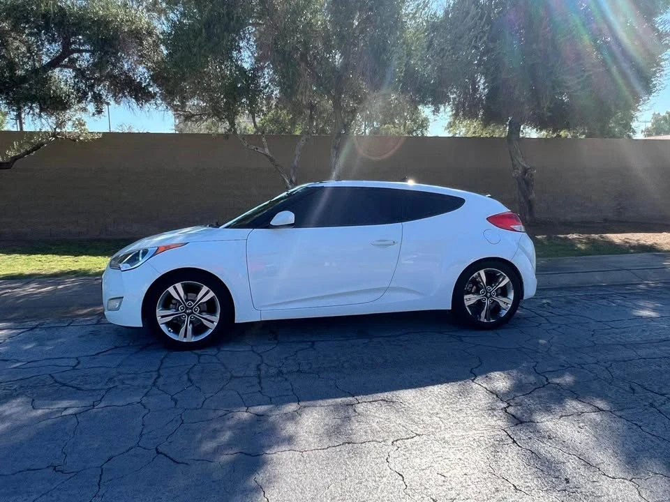 2016 Hyundai Veloster - Image 4 of 11