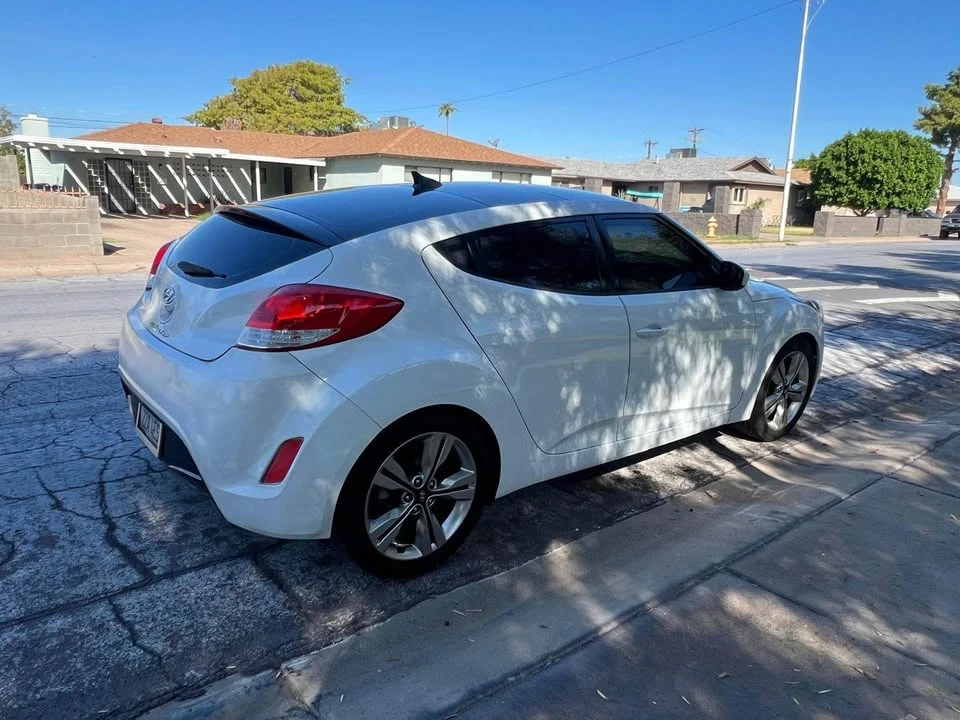 2016 Hyundai Veloster - Image 5 of 11