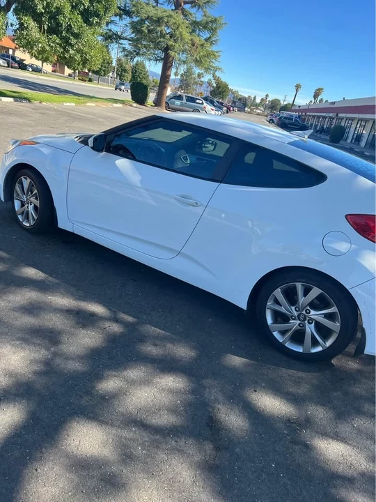 2016 Hyundai Veloster - Image 6 of 9