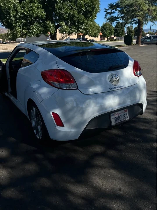 2016 Hyundai Veloster - Image 7 of 9