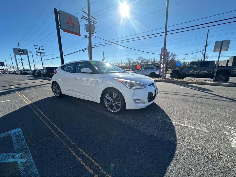 2016 Hyundai Veloster - Image 3 of 10