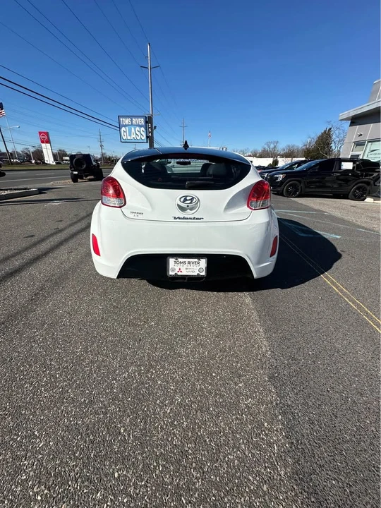 2016 Hyundai Veloster - Image 6 of 10