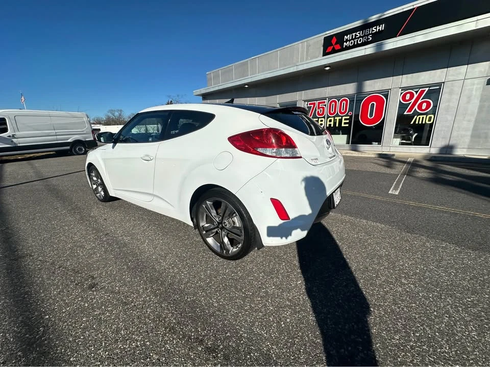 2016 Hyundai Veloster - Image 7 of 10