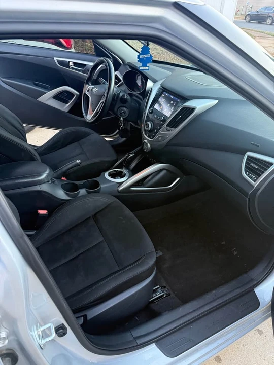 2016 Hyundai Veloster - Image 6 of 7