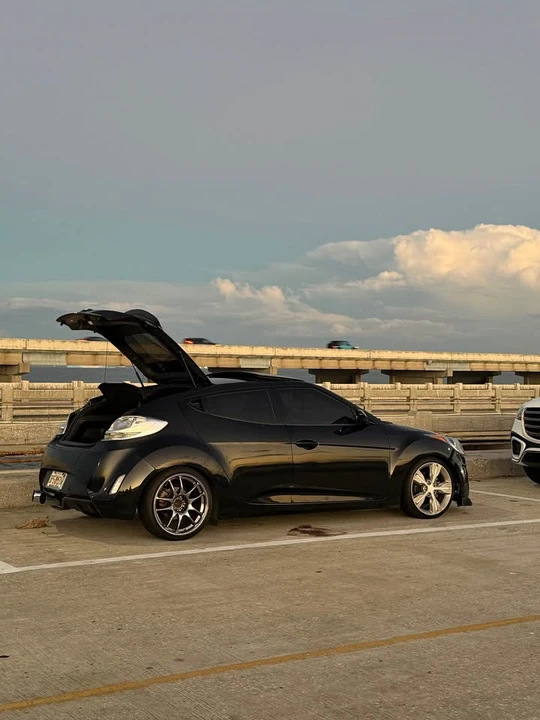 2016 Hyundai Veloster - Image 3 of 7