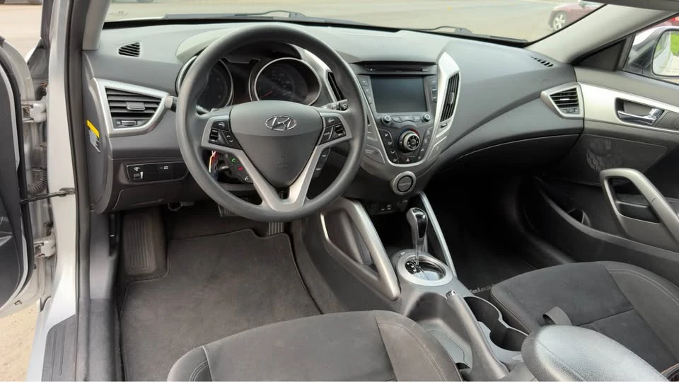 2016 Hyundai Veloster - Image 7 of 11